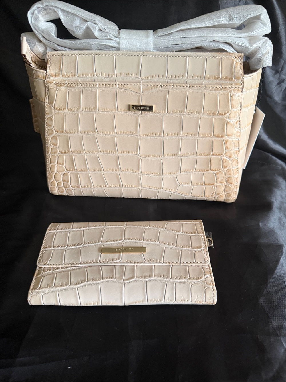 Brahmin Hillary Crossbody Bag & Cordelia Wallet in Cloud Dancer Pagoda NWT - Picture 2 of 12